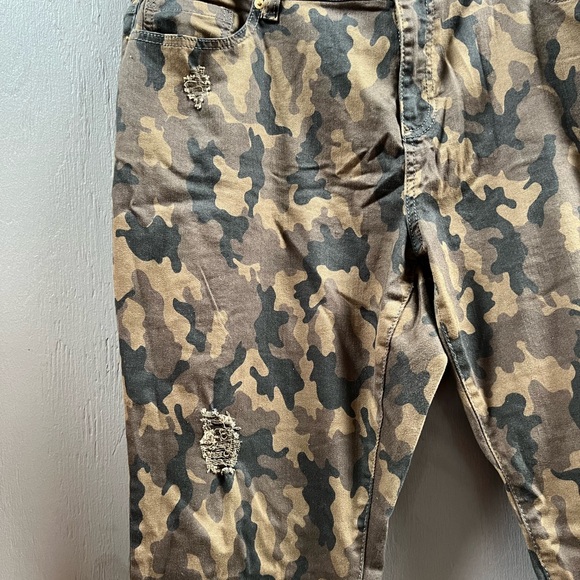 Poetic justice “scarlett” jeans - Picture 2 of 10